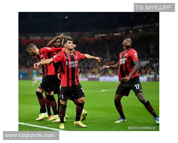 红黑军团鏖战蓝色风暴 AC米兰与那不勒斯巅峰对决燃爆赛场